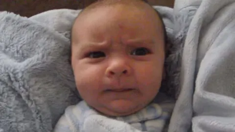 Father Asks Baby About Sleep, and the Baby’s Funny ‘Response’ Wins Over the Internet