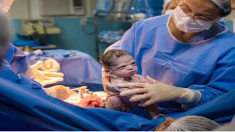 Hilarious Newborn Face After C-Section Captures Internet’s Heart