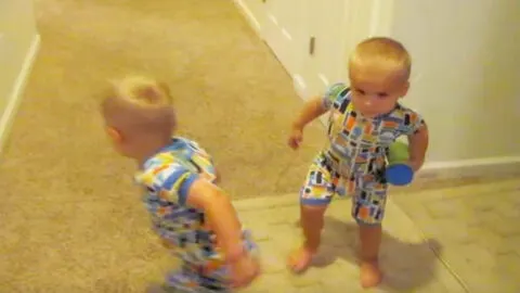 Mom Says ‘Go to Bed,’ but Twins’ Hilarious Response Takes Her by Surprise