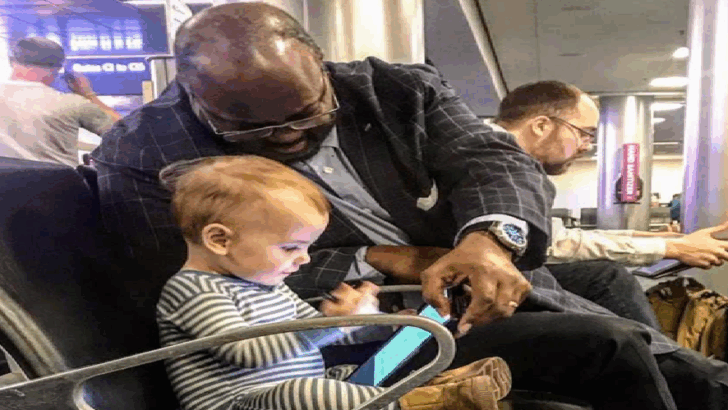 The story of a Little Girl meeting a Stranger and learning Empathy on the airport